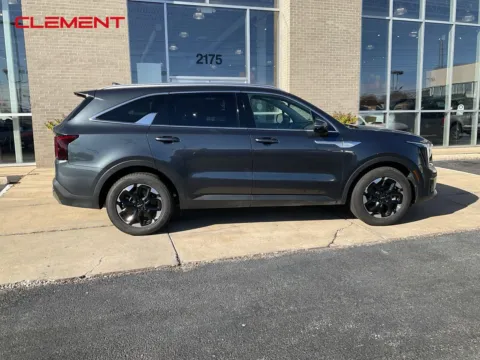 More photos of 2024 Kia Sorento S at Clement Chrysler Dodge Jeep Ram Florissant, MO