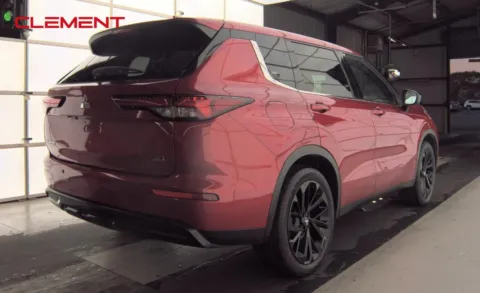 More photos of 2023 Mitsubishi Outlander SE at Clement Chrysler Dodge Jeep Ram Florissant, MO