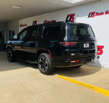 More photos of 2025 Jeep Wagoneer Series II at D3 West Memphis, AR