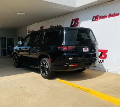 More photos of 2025 Jeep Wagoneer Series II at D3 West Memphis, AR
