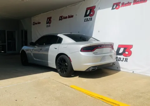 More photos of 2020 Dodge Charger SXT at D3 West Memphis, AR