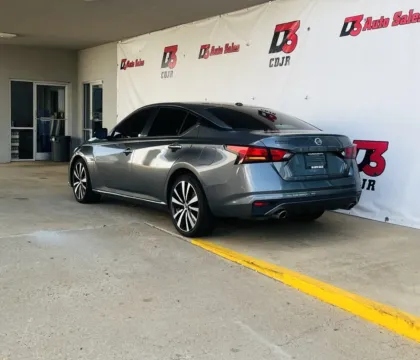More photos of 2020 Nissan Altima 2.5 SR at D3 West Memphis, AR