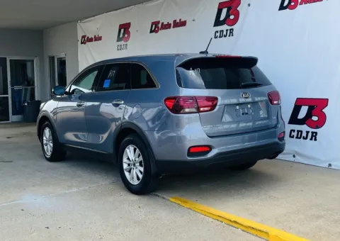 More photos of 2020 Kia Sorento LX at D3 West Memphis, AR