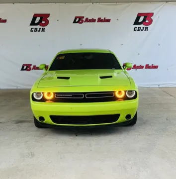 More photos of 2023 Dodge Challenger SXT at D3 West Memphis, AR