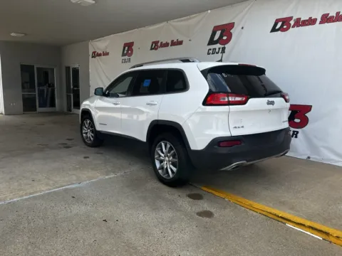 More photos of 2018 Jeep Cherokee Limited at D3 West Memphis, AR