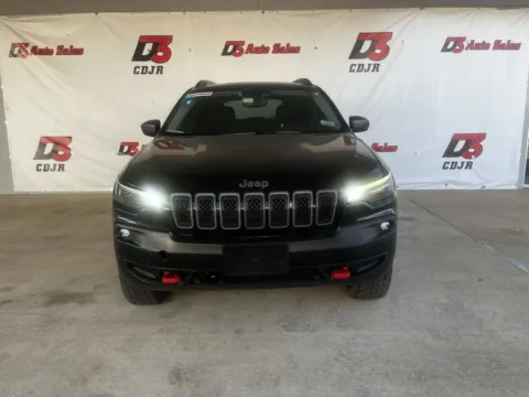 More photos of 2019 Jeep Cherokee Trailhawk at D3 West Memphis, AR