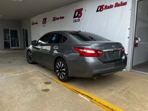 More photos of 2017 Nissan Altima 2.5 SL at D3 West Memphis, AR