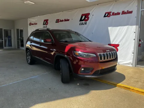 More photos of 2019 Jeep Cherokee Latitude Plus at D3 West Memphis, AR