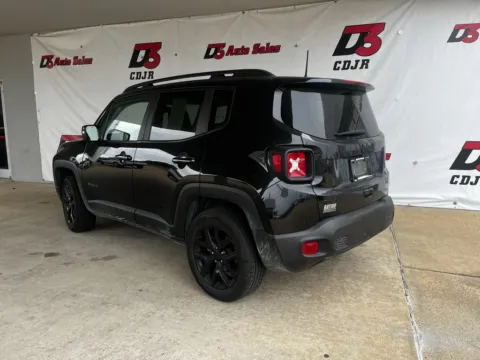 More photos of 2023 Jeep Renegade Altitude at D3 West Memphis, AR