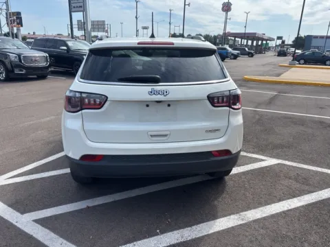 More photos of 2021 Jeep Compass Latitude at D3 West Memphis, AR