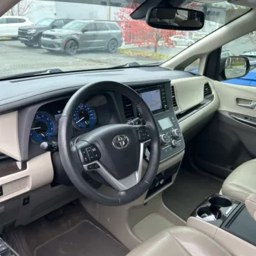 More photos of 2018 Toyota Sienna L at Carmel Auto Gallery, IN