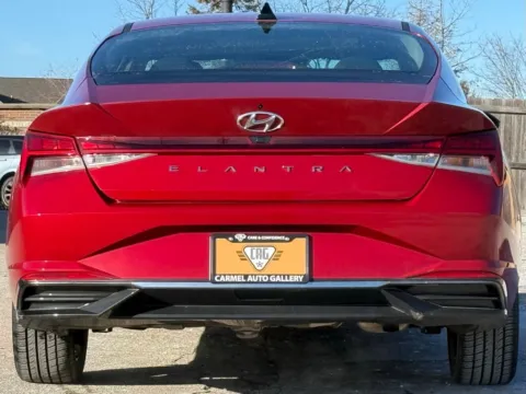 More photos of 2021 Hyundai Elantra SEL at Carmel Auto Gallery, IN