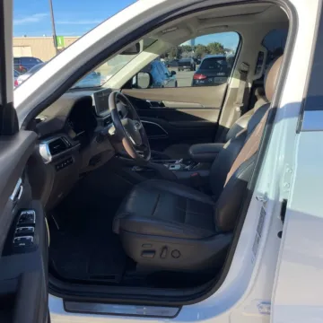 Photos of 2020 Kia Telluride SX for sale in Carmel, IN at Carmel Auto Gallery