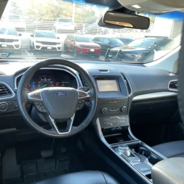 More photos of 2019 Ford Edge SEL at Carmel Auto Gallery, IN