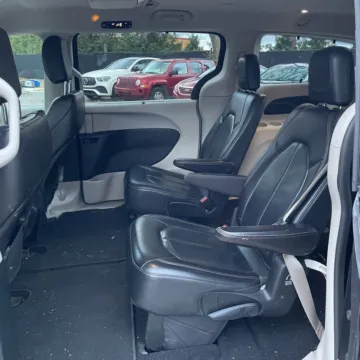 Another view of 2018 Chrysler Pacifica Touring L for sale in Carmel, IN at Carmel Auto Gallery
