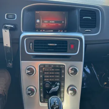 More photos of 2017 Volvo S60 Inscription T5 at Carmel Auto Gallery, IN