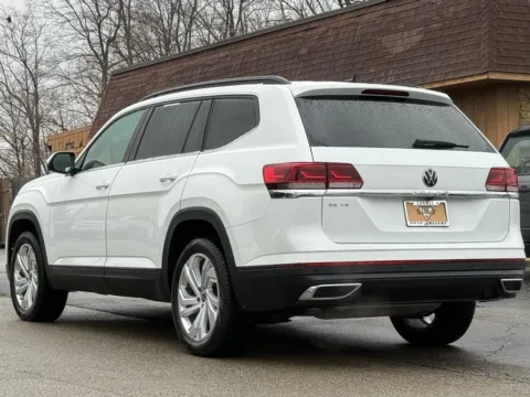 Another view of 2021 Volkswagen Atlas 3.6L V6 SE w/Technology for sale in Carmel, IN at Carmel Auto Gallery