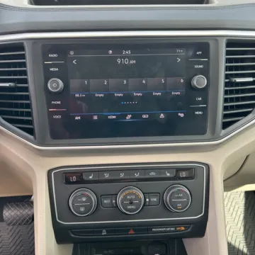 More photos of 2021 Volkswagen Atlas 3.6L V6 SE w/Technology at Carmel Auto Gallery, IN