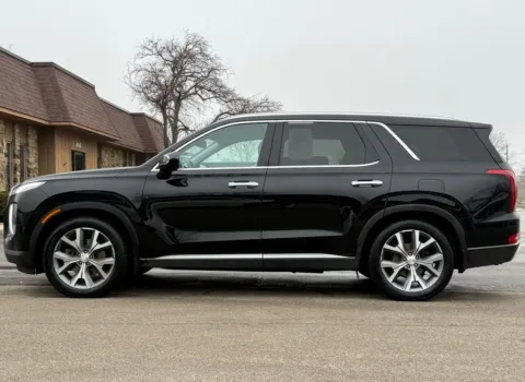 Photos of 2021 Hyundai Palisade SEL for sale in Carmel, IN at Carmel Auto Gallery