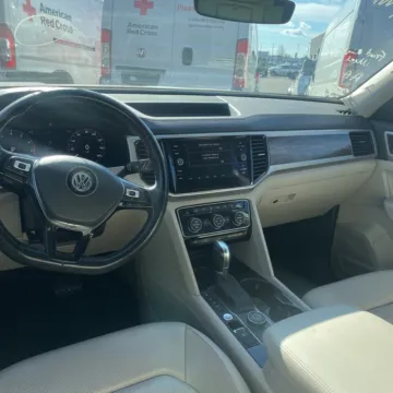 More photos of 2018 Volkswagen Atlas SEL Premium at Carmel Auto Gallery, IN