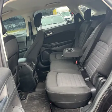 Another view of 2019 Ford Edge SE for sale in Carmel, IN at Carmel Auto Gallery
