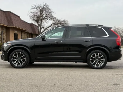 Photos of 2019 Volvo XC90 T6 Momentum for sale in Carmel, IN at Carmel Auto Gallery