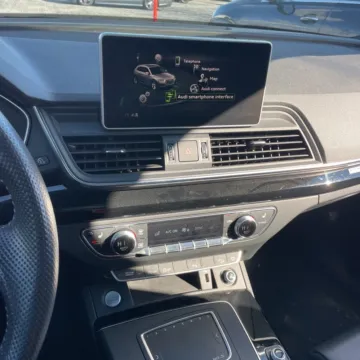 More photos of 2020 Audi Q5 Premium Plus at Carmel Auto Gallery, IN