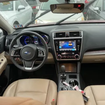 More photos of 2018 Subaru Outback 3.6R at Carmel Auto Gallery, IN