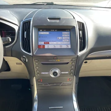 More photos of 2019 Ford Edge Titanium at Carmel Auto Gallery, IN