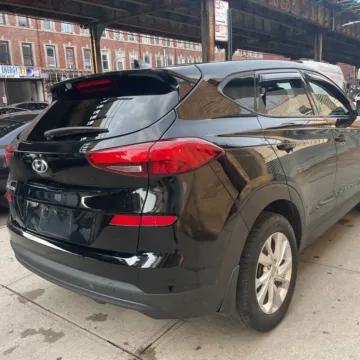 Another view of 2021 Hyundai Tucson SE for sale in Carmel, IN at Carmel Auto Gallery