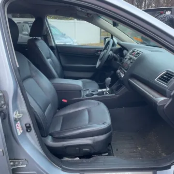 More photos of 2017 Subaru Outback 3.6R at Carmel Auto Gallery, IN