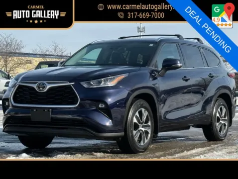 Blue 2020 Toyota Highlander XLE for sale in Carmel, IN
