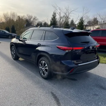 Photos of 2020 Toyota Highlander XLE for sale in Carmel, IN at Carmel Auto Gallery