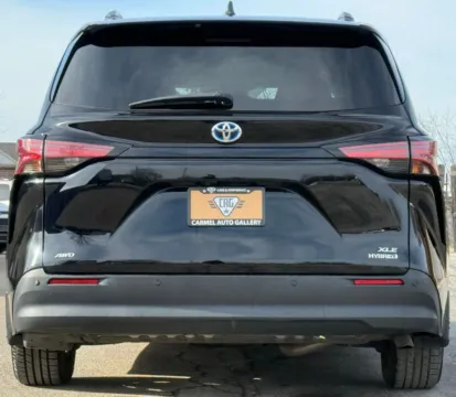 More photos of 2021 Toyota Sienna XLE at Carmel Auto Gallery, IN