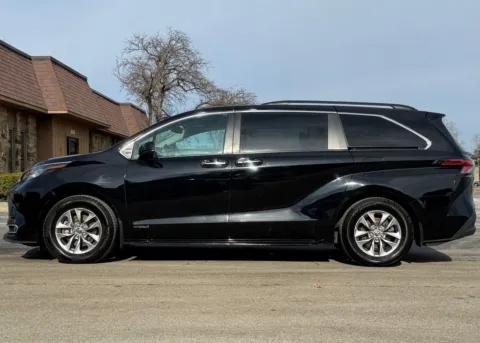 Photos of 2021 Toyota Sienna XLE for sale in Carmel, IN at Carmel Auto Gallery