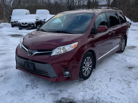 Photos of 2018 Toyota Sienna XLE for sale in Carmel, IN at Carmel Auto Gallery