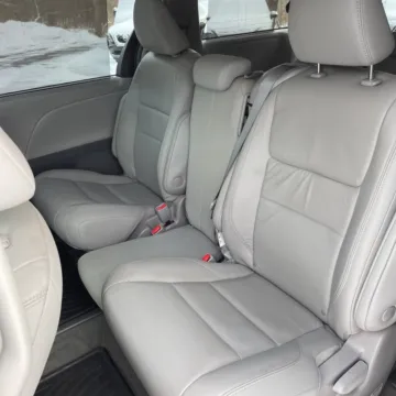 More photos of 2018 Toyota Sienna XLE at Carmel Auto Gallery, IN