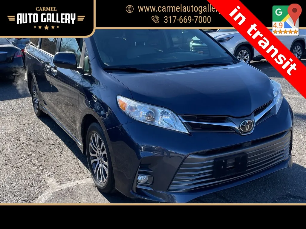 2019 Toyota Sienna XLE's photo