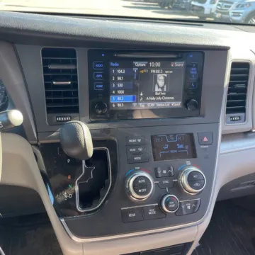 More photos of 2017 Toyota Sienna LE at Carmel Auto Gallery, IN