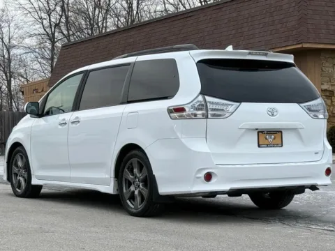 Another view of 2018 Toyota Sienna SE for sale in Carmel, IN at Carmel Auto Gallery