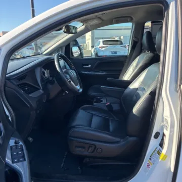 Photos of 2018 Toyota Sienna SE for sale in Carmel, IN at Carmel Auto Gallery