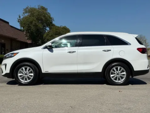 Photos of 2019 Kia Sorento LX for sale in Carmel, IN at Carmel Auto Gallery
