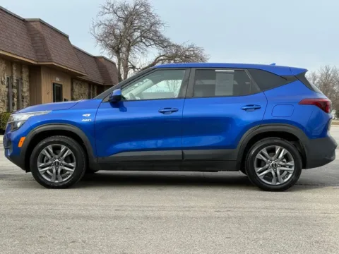 Photos of 2021 Kia Seltos LX for sale in Carmel, IN at Carmel Auto Gallery