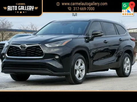 Black 2021 Toyota Highlander LE for sale in Carmel, IN