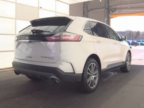 More photos of 2019 Ford Edge Titanium at Carmel Auto Gallery, IN