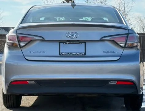 More photos of 2016 Hyundai Sonata Hybrid SE at Carmel Auto Gallery, IN