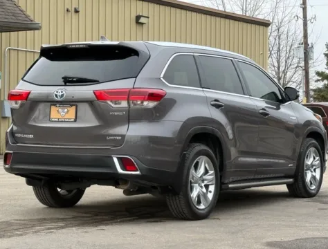 More photos of 2018 Toyota Highlander Hybrid Limited at Carmel Auto Gallery, IN