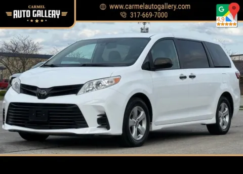 White 2020 Toyota Sienna L for sale in Carmel, IN