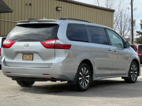 More photos of 2019 Toyota Sienna XLE at Carmel Auto Gallery, IN