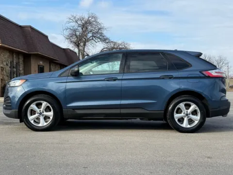Photos of 2019 Ford Edge SE for sale in Carmel, IN at Carmel Auto Gallery